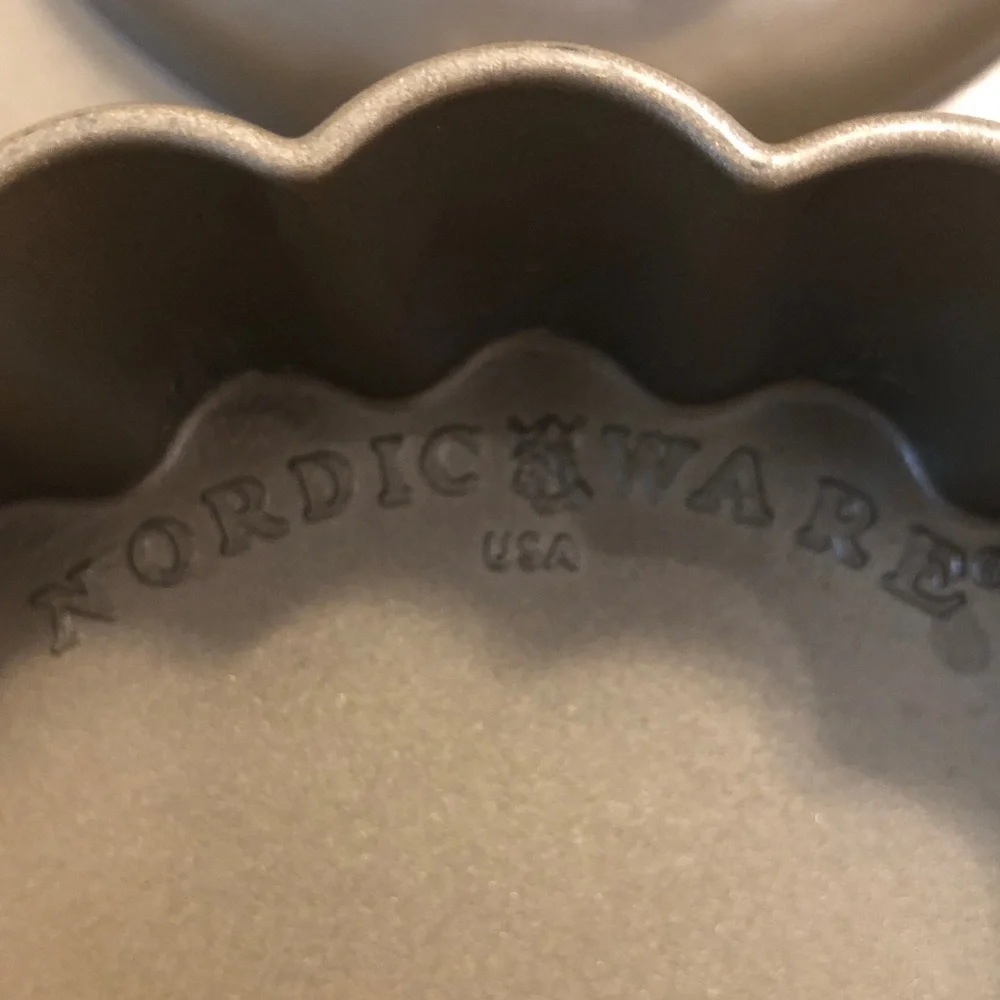 Williams Sonoma The Great Cupcake Pan by Nordic Ware Pls Read